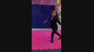 رقص دختر کوچولو