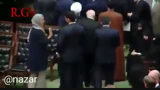 لحظه ذوق‌زدگی نمایندگان برای سلفی گرفتن با موگرینی