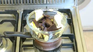 طرز تهیه کیک شکلاتی بسیار خوشمزه در فودآکادمی آشپزی با ایمان