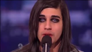 پسری که عجیب به نظر می رسید با صداش همه رو شگفت زده کرد (از دست ندین)