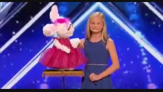 دختر دوازده  ساله ای که با دهان بسته همه را شگفت زده میکند