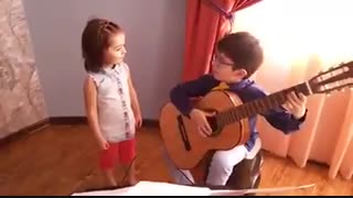 آهنگ جان مریم به خوانندگی این دوتا فسقل