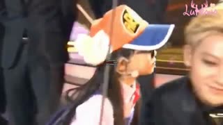 وقتی یه دختر کوچولو اکسو ام رو میبوسههههههههه