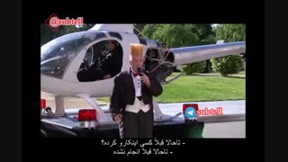 بلوناک دلقک نترس که یادتون هست امروز میخواد با توپ خودشو شکلیک کنه، از استرس و دلهره ی داورا ایستاده اجرایه بلوناکو تماشا میکنند