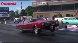 در خط استارت تایر ماشین ها به چه شکلی درمیان؟