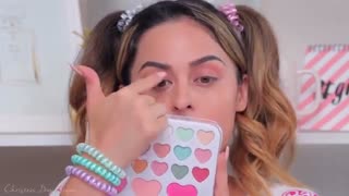 گریم برای تبدیل شدن به یک کودک صورتی