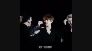 EXO-وقتی تو لباس بکهیون سوسک پیدا میکنن