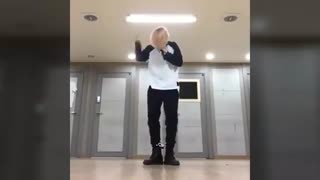 کاری به کار این دو نفر نداشته باشید ..اینا دنیای خودشونو دارن(جیمین و وی)