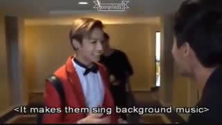 کوکی ادای تبلیغ نوشابه رو در میاره