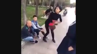 من هیچ حرفی ندارم میگم اینا کره این چرا اینطوری کرده سکانس بمب خنده