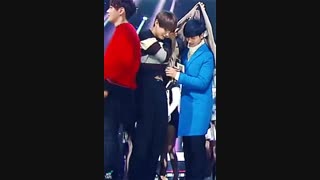 توجه توجه! هیچوقت به سیکس پک های وی کار نداشته باشید!