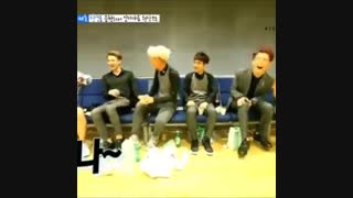 خنده های کای خیلی خوبه عادم خنده اش میگیره :)))) exo-kai-اکسو-جونگین