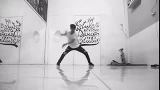 این کاور عالیه .کاور دنس سرندپیتی  از یه فن بوی.BTS