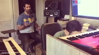 اجرای آهنگ خارجی توسط ماکان بند