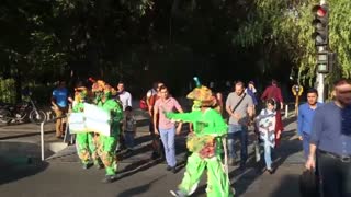 هنرمندان به اصلاح رفتارهای ترافیکی کمک می کنند