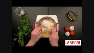 فیلم آموزشی تهیه چیپس اسپاگتی با پنیر پارمسان