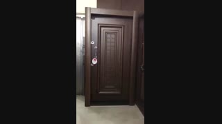 درب ضد سرقت ترک با زمینه تیره و یکسال بیمه و گارانتی