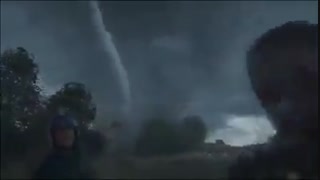 گردباد و صحنه های مهیبش