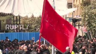 تصاویر شبکه ملی روسیه از برپایی خیمه و آتش زدن آن در بازار تهران