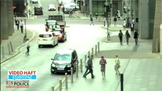 با این ویدئو مطمئن می‌شوید سرقت موبایل توسط موتورسواران روشی جهانی هست!