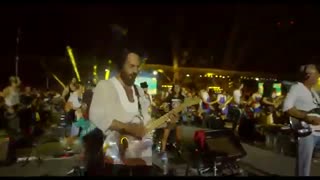 وقتی 1000 نفر همزمان یک موسیقی رو اجرا میکنن Smells like teen spirit