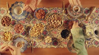 بیچا خبر دارم خبر اونم چه خبری
